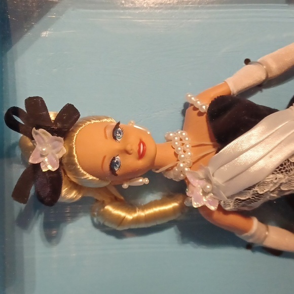 1996 Midnight Waltz Barbie Ballroom Doll Beauties Collection Mattel #15685 - Picture 3 of 11